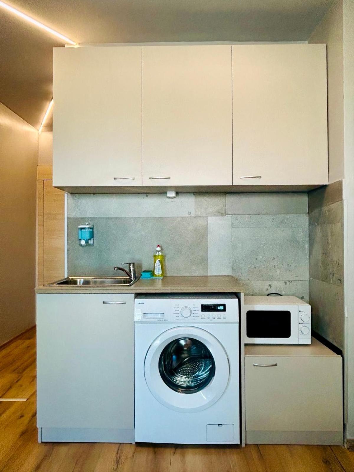 Apartment Economy *